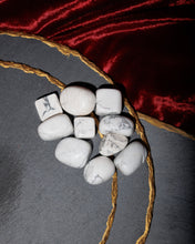 Load image into Gallery viewer, Howlite