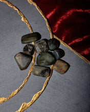 Load image into Gallery viewer, Labradorite