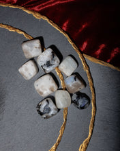 Load image into Gallery viewer, Moonstone