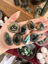 Load image into Gallery viewer, Labradorite