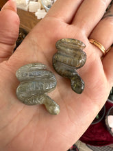 Load image into Gallery viewer, Labradorite