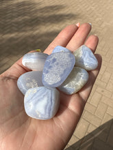 Load image into Gallery viewer, Blue Lace Agate